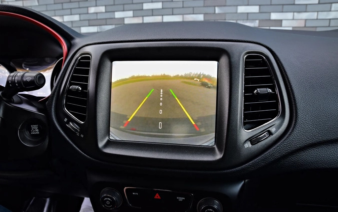 Jeep Compass cena 84900 przebieg: 90000, rok produkcji 2019 z Sochaczew małe 781